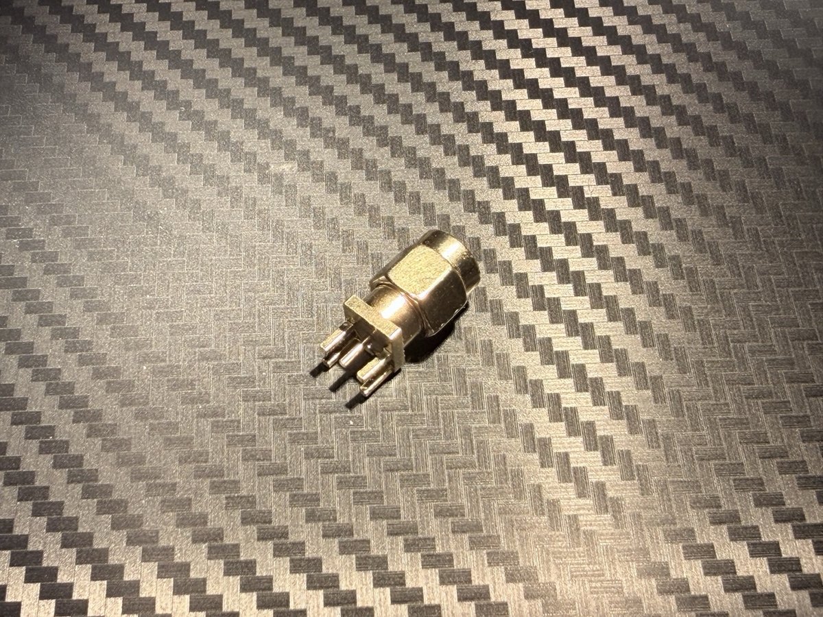 SMA Male Stecker — PCB-Montage